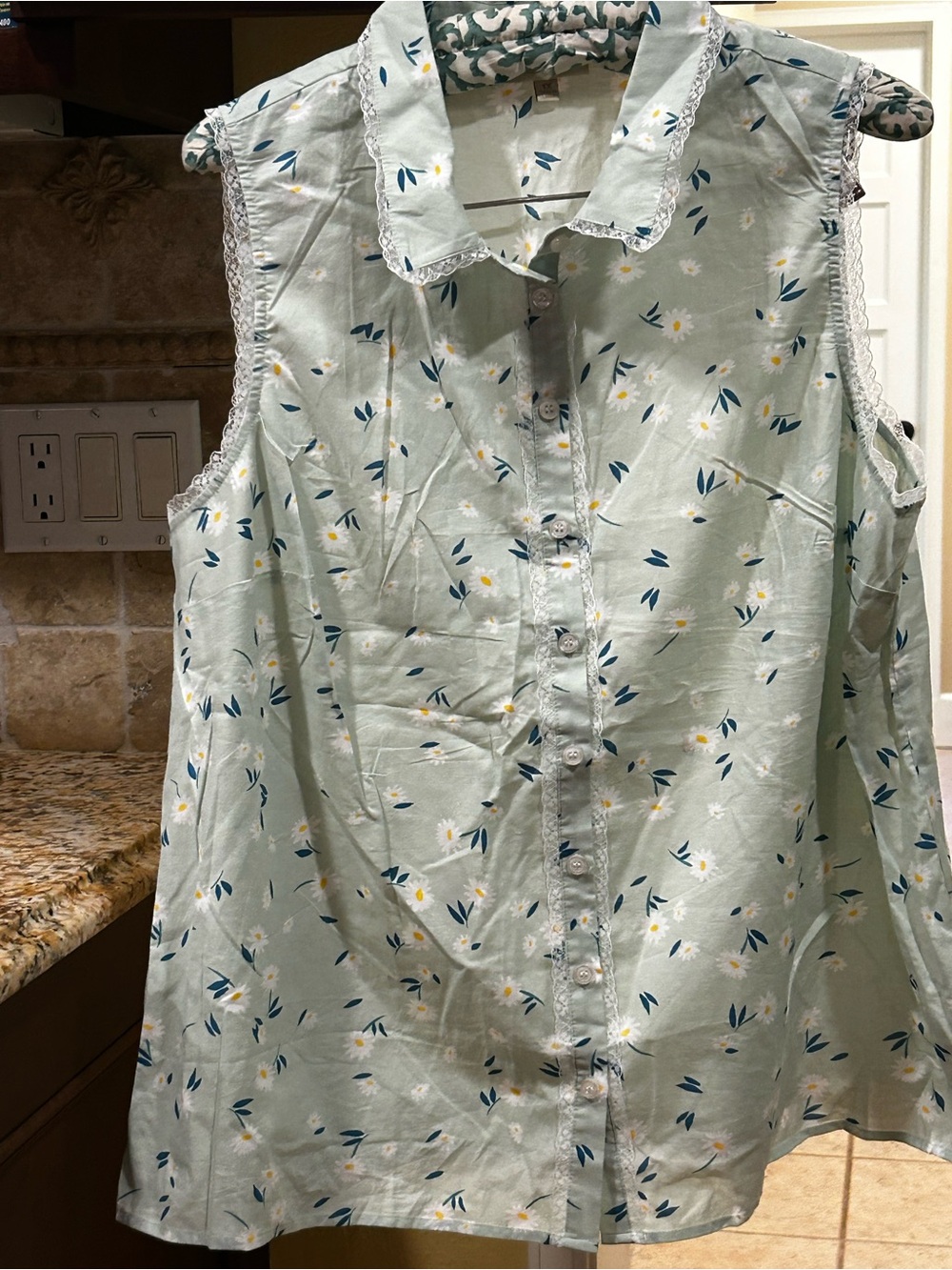 NWOT ModCloth Top, Cotton voile sage-Aqua Daisy print, lace trim, Sleeveless 1X